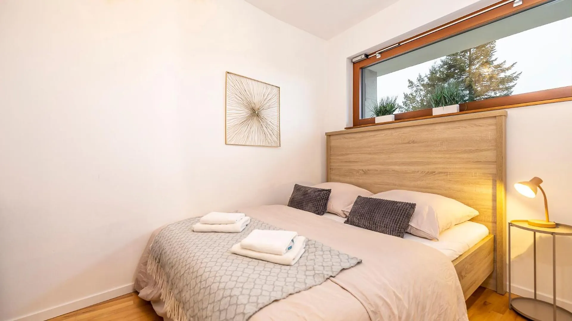 Apartment Naturoase, Moderne Architektur - Arbeitsplatz - Terrasse - Parkplatz - Waschmaschine Vohringen
