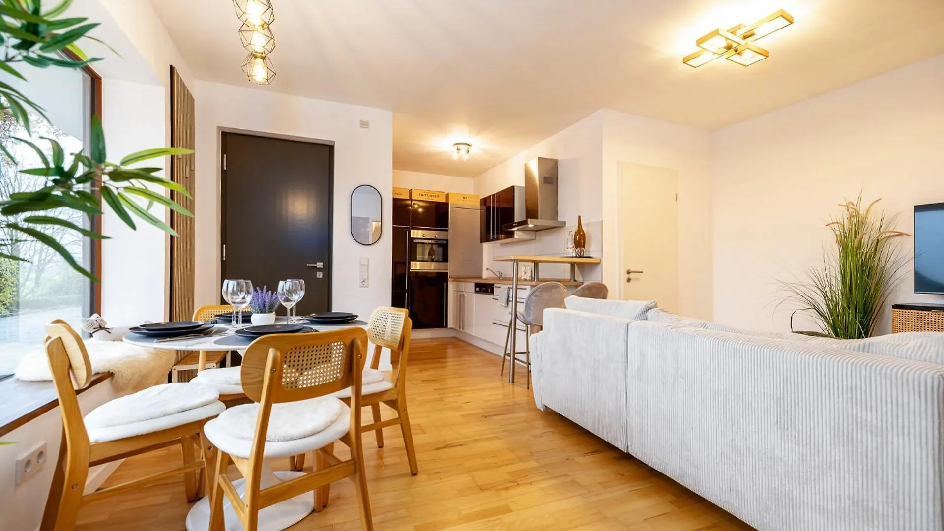 Naturoase, Moderne Architektur - Arbeitsplatz - Terrasse - Parkplatz - Waschmaschine Vohringen  Apartment Vohringen (Bavaria)